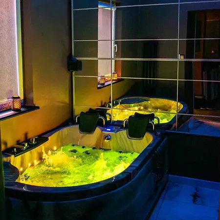 Jacuzzi 3 Min Main Square * Krakow